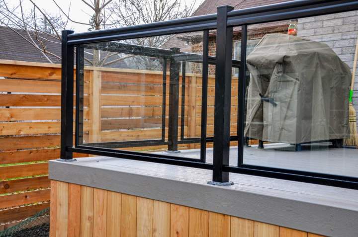 Terrasses élégantes en bois ou grès cérame